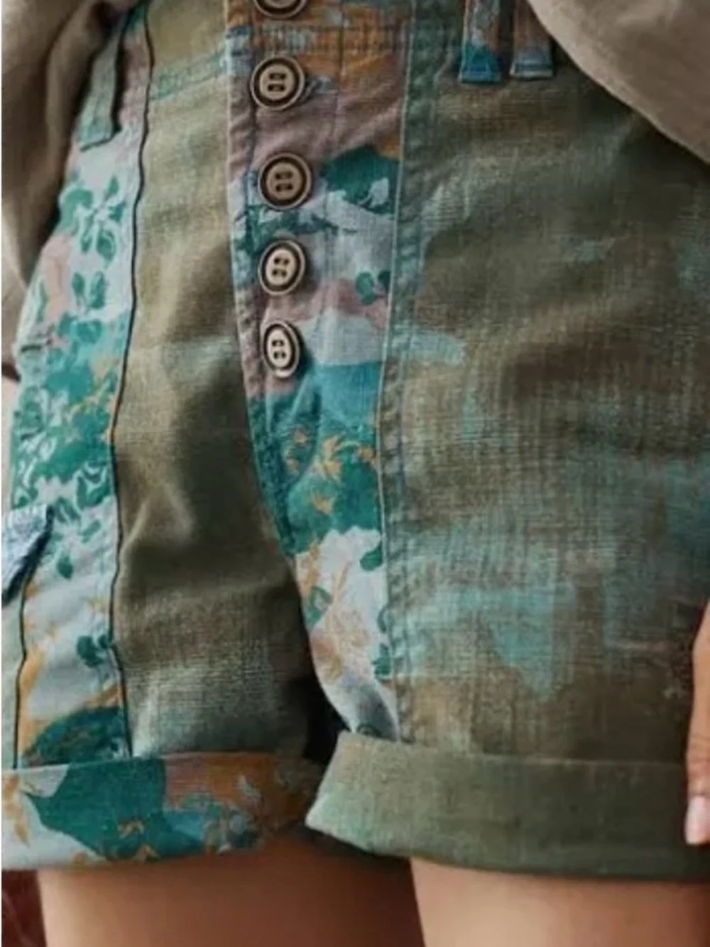 Anthropologie PILCRO Wanderer Camo Distressed shorts - Picture 1 of 9